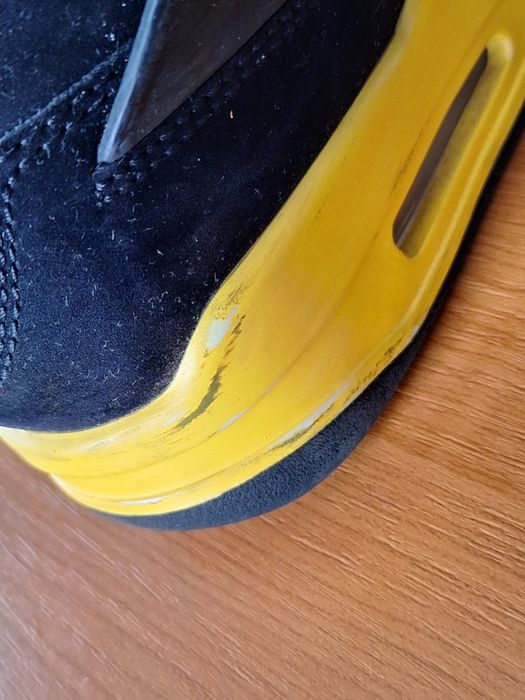 Air Jordan 4 retro Thunder