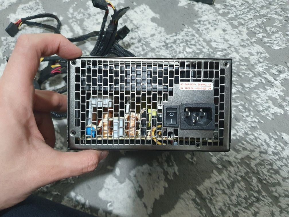 Блок питания HuntKey на 550w