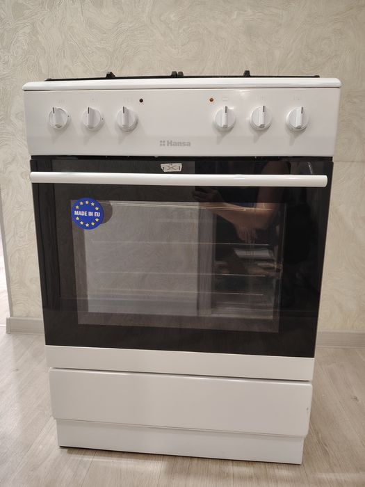 Продам газовую плиту HANSA