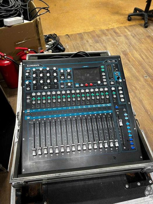 Цифровой микшерный пульт Allen&Heath QU-16