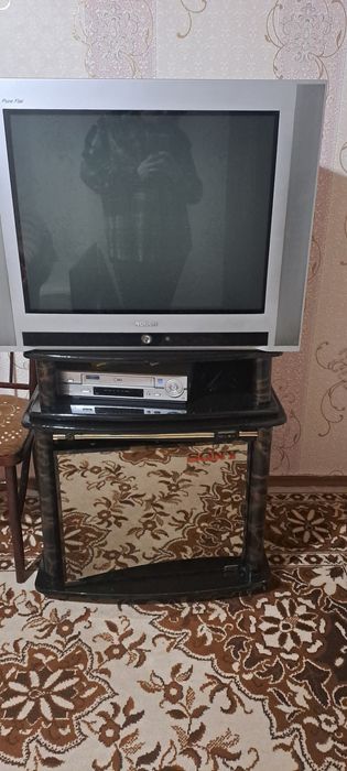 Подаються тумбы под тв. В отличном состояний.без деффектов