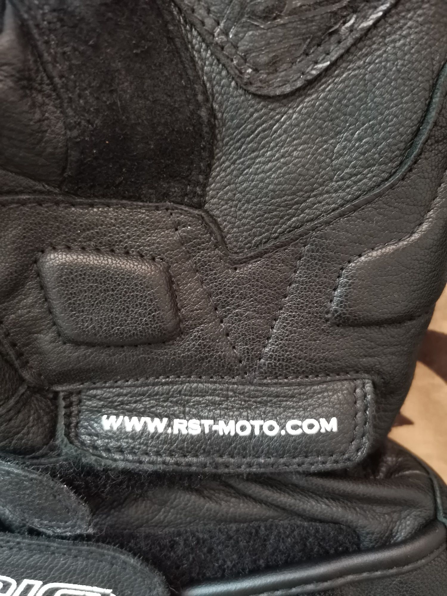 Кожени Ръкавици за мотор RST Blade Carbon, 2 вида