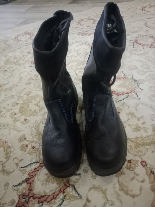 Зимние сапоги  новые