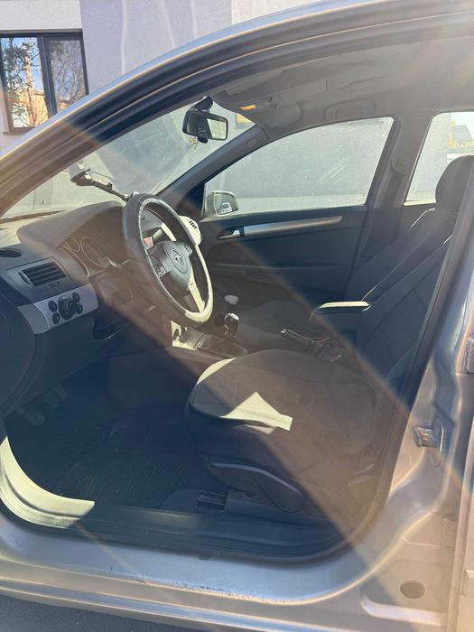 Vand Opel Astra H 1.6 Benzina