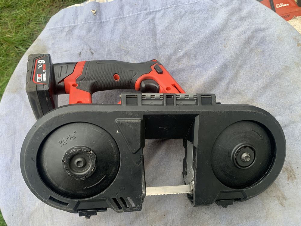 Milwaukee M12 FBS64/ лентова ножовка за метал+ батерия 6 ah.,