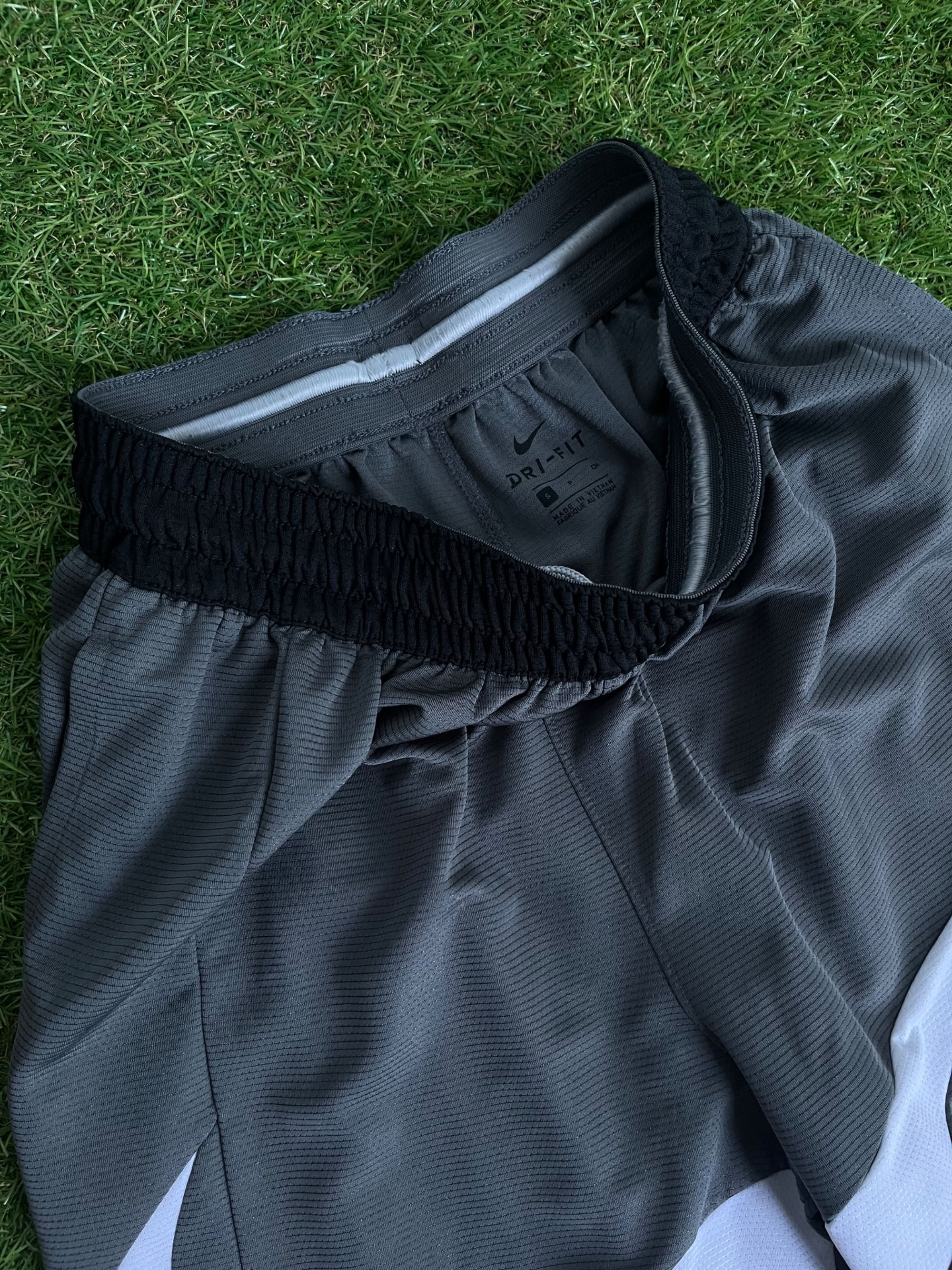 Мъжки къси панталонки : NIKE SWOOSH DRI- FIT S