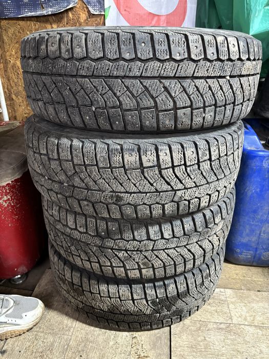 Продам комплект зимней резины