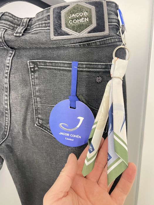 Нов модел дънки Jacob Cohen.С етикети,всичко.Налични всички размери.