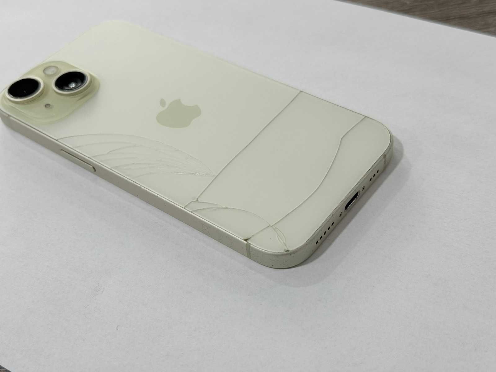 Продавам Iphone 15 128gb
