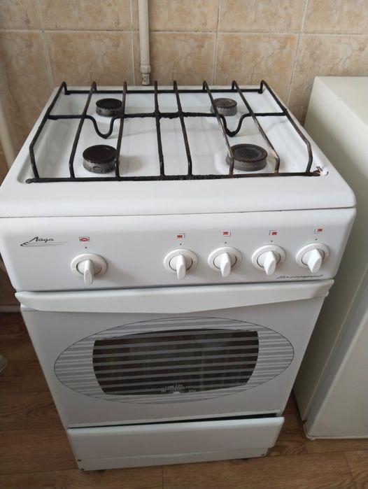 Продам газовую плиту