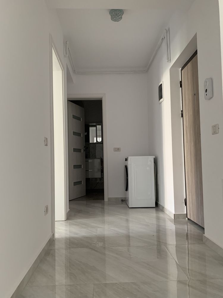 Ofer spre închiriere apartament cu 2 camere