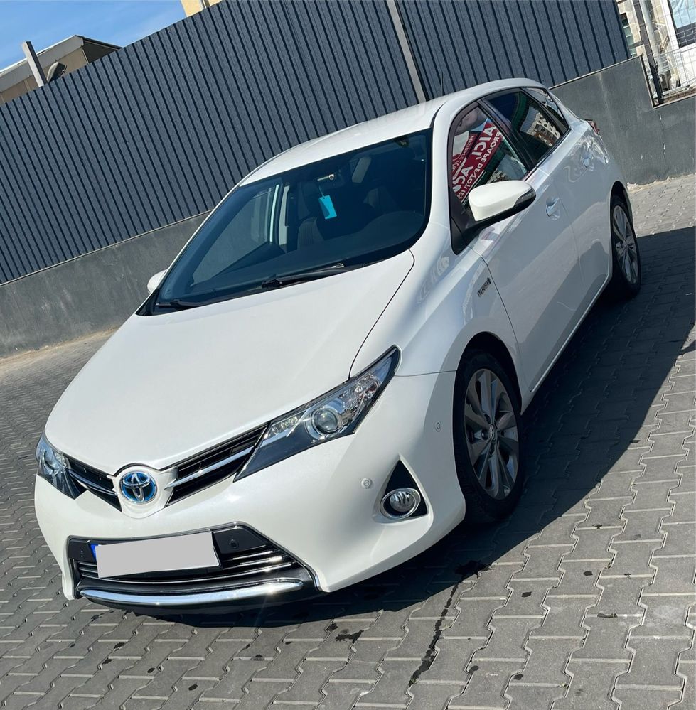 Toyota Auris Hybrid