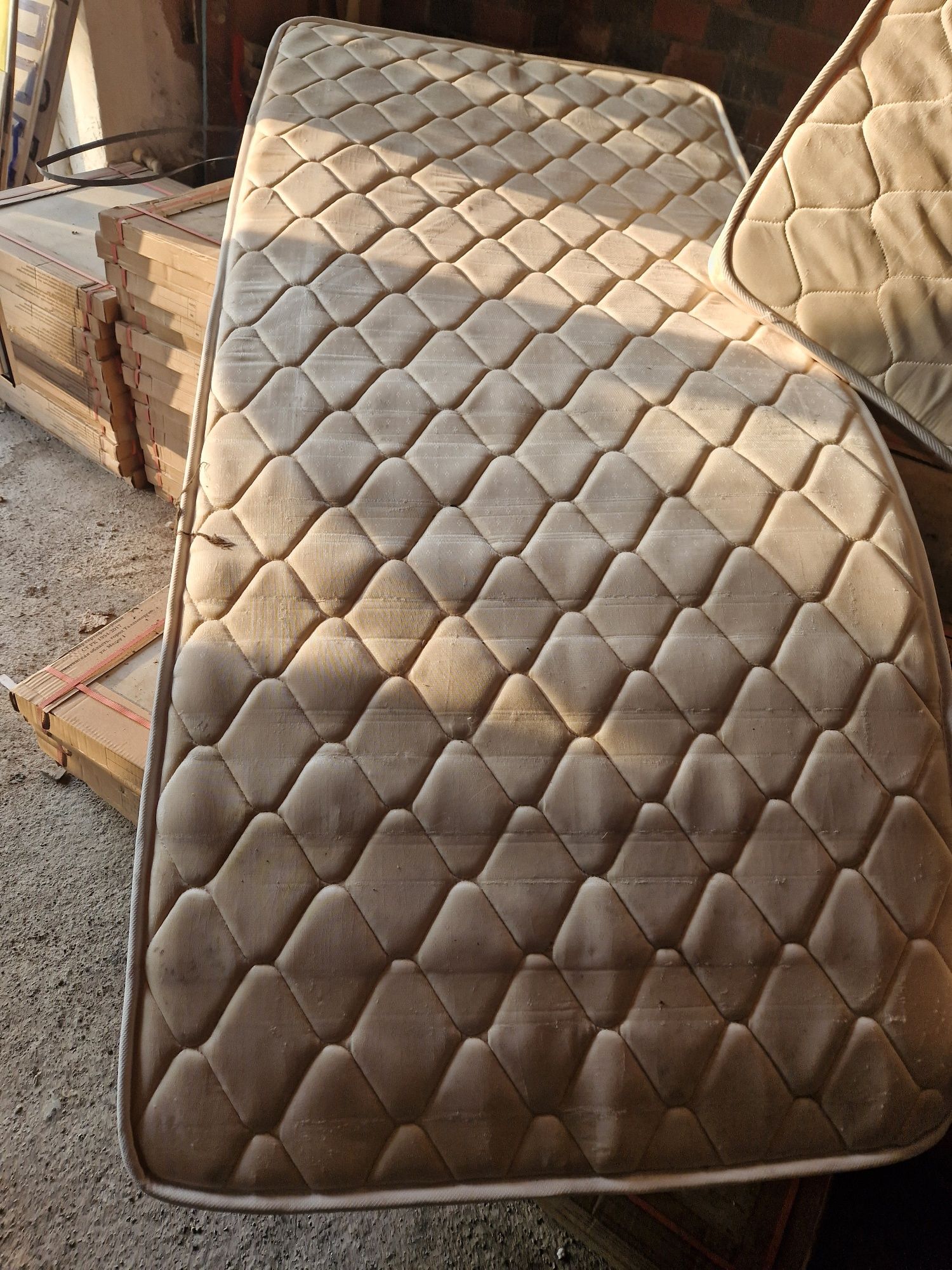 Продам матрасы 200×90
