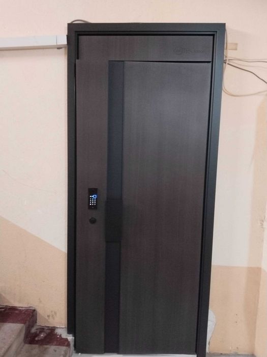 Uy sotiladi 4 xonali 104 kv metr