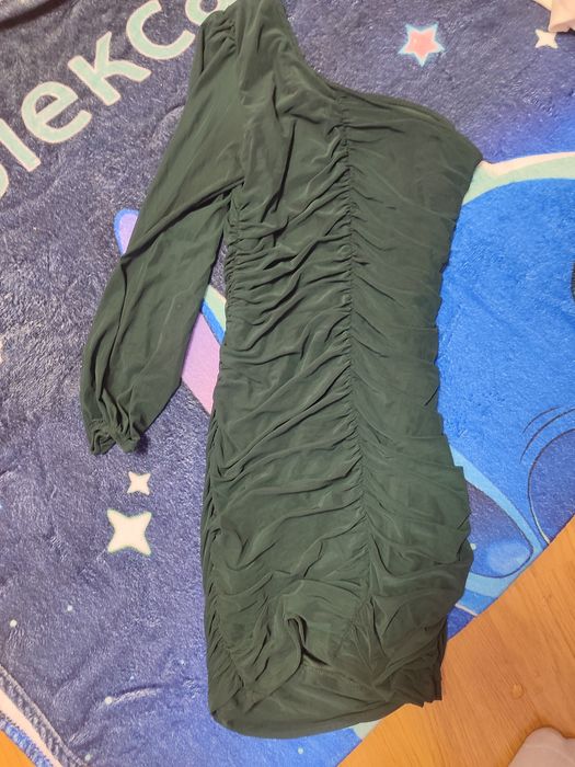 Тъмно-зелена рокля