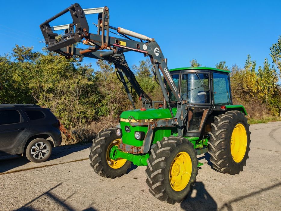 Tractor John Deere 1640 cu încărcător frontal faucheux