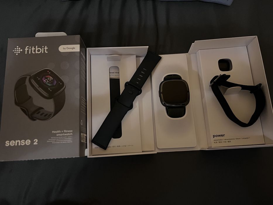 Смарт часовник Fitbit Sense 2 - черен