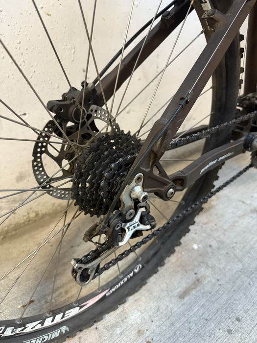 Bicicleta Hawk full-suspension