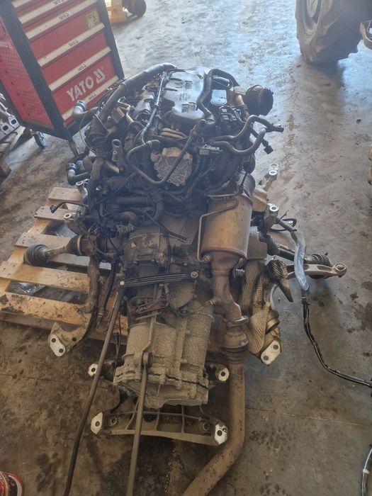 Motor, cutie accesorii CAH Audi a4 b8 2010 în stare perfecta