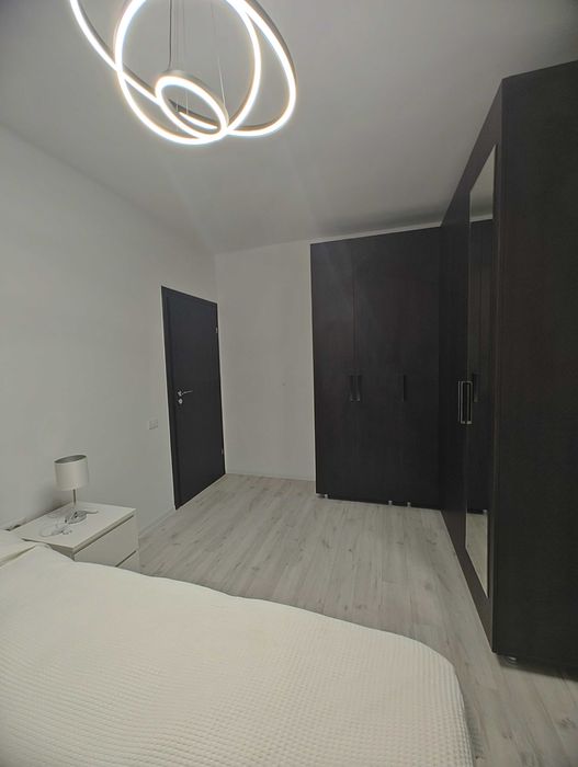 Proprietar, apartament 2.5 camere spațios, prima închiriere,decomandat