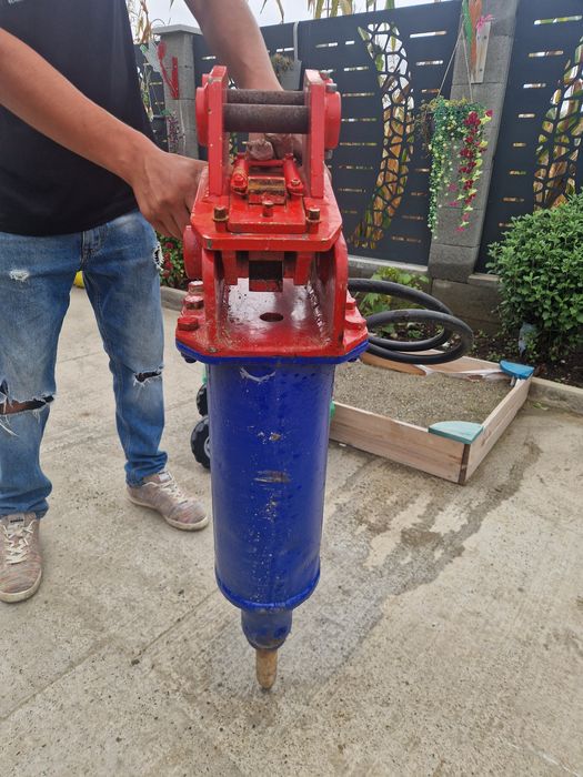 Vand picon miniexcavator  DEMOTER SI CUPLA RAPIDA  Nouă import Italia