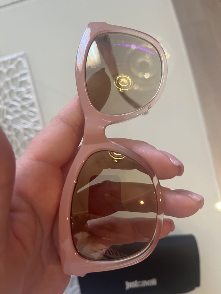 Vand ochelari de soare