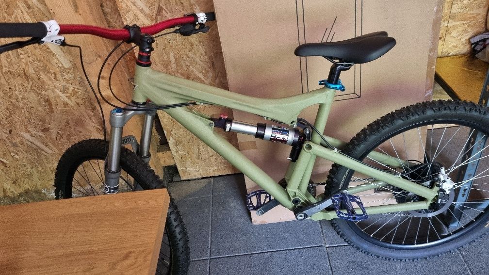 Bicicleta full suspensie 10x1 v