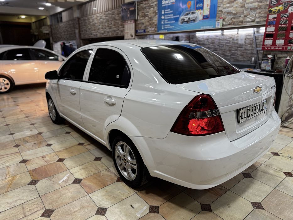 Nexia 3 avtomat sotiladi