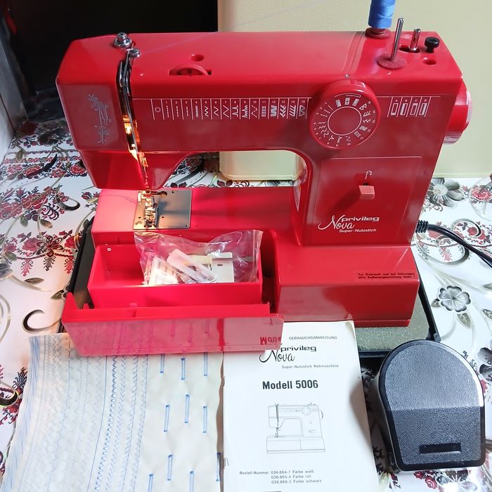 Masina de cusut PRIVILEG NOVA SUPER- NUTZSTICH cu butoniera automata