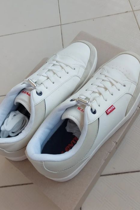 Adidasi barbati Levi's marime 40 si 41