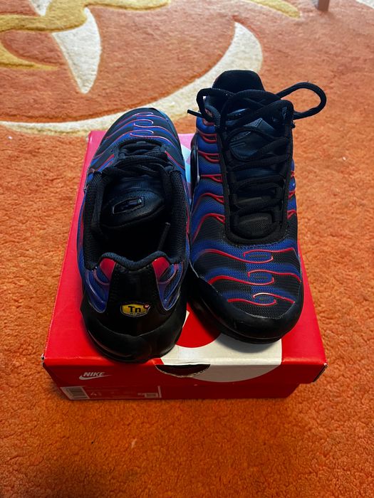 Vând sneakers : Jordan 6 ring , Nike air Max tn