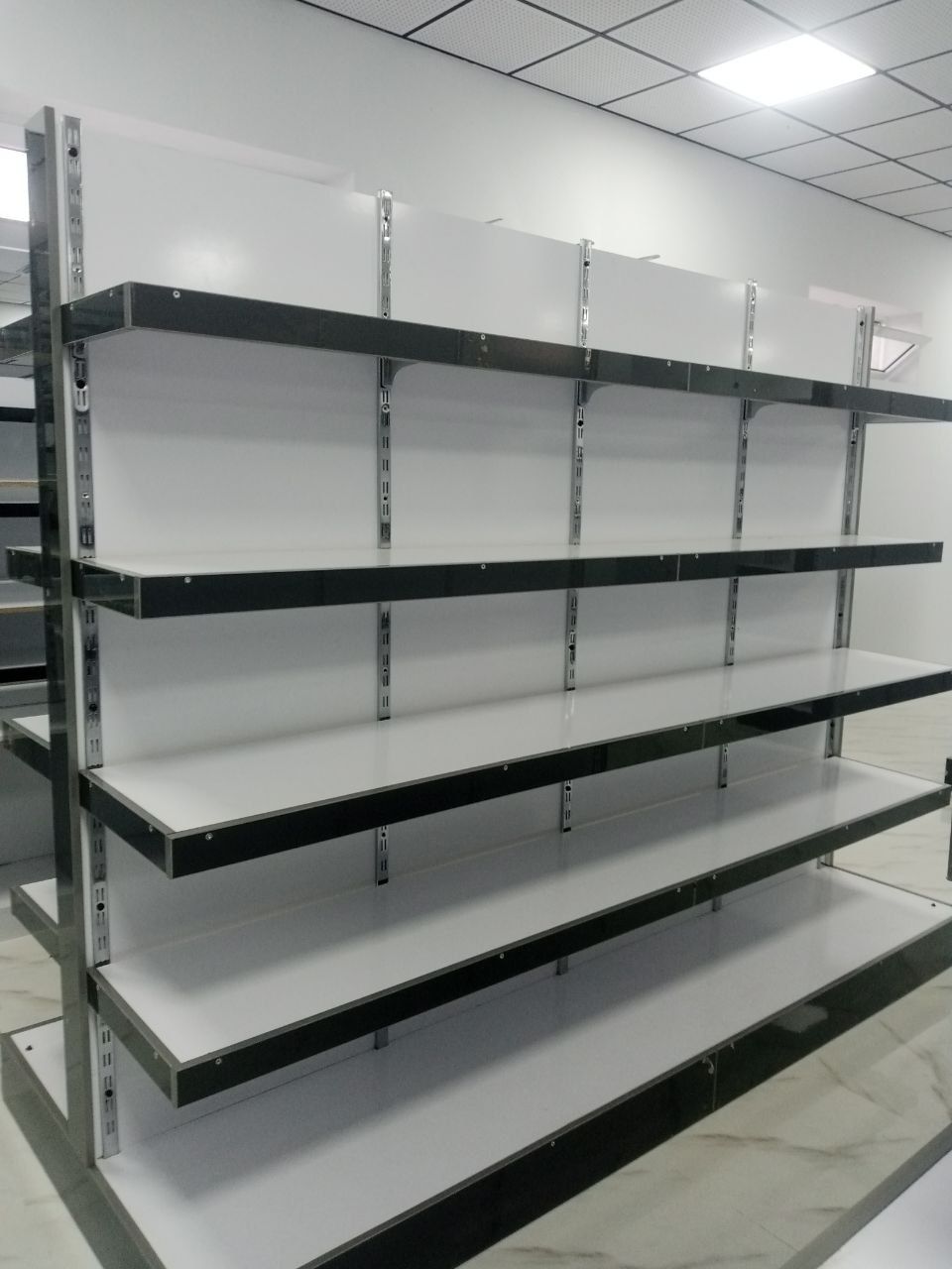Полки прилавка для магазинов