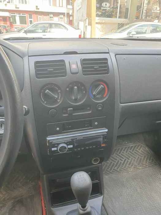 Daihatsu Sirion 2004