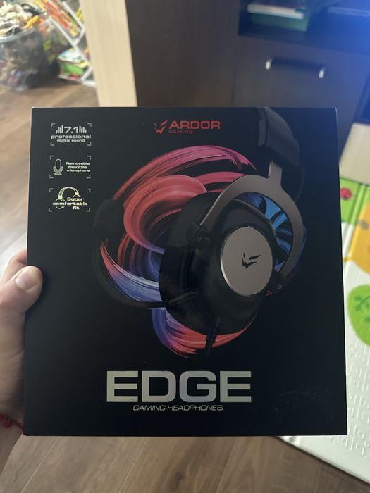 Продам наушники хорошие состояние новые