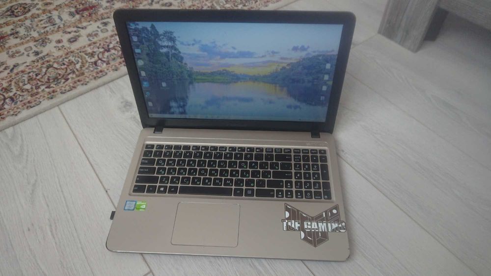 Asus core i7/8GB-1TB/MX920/