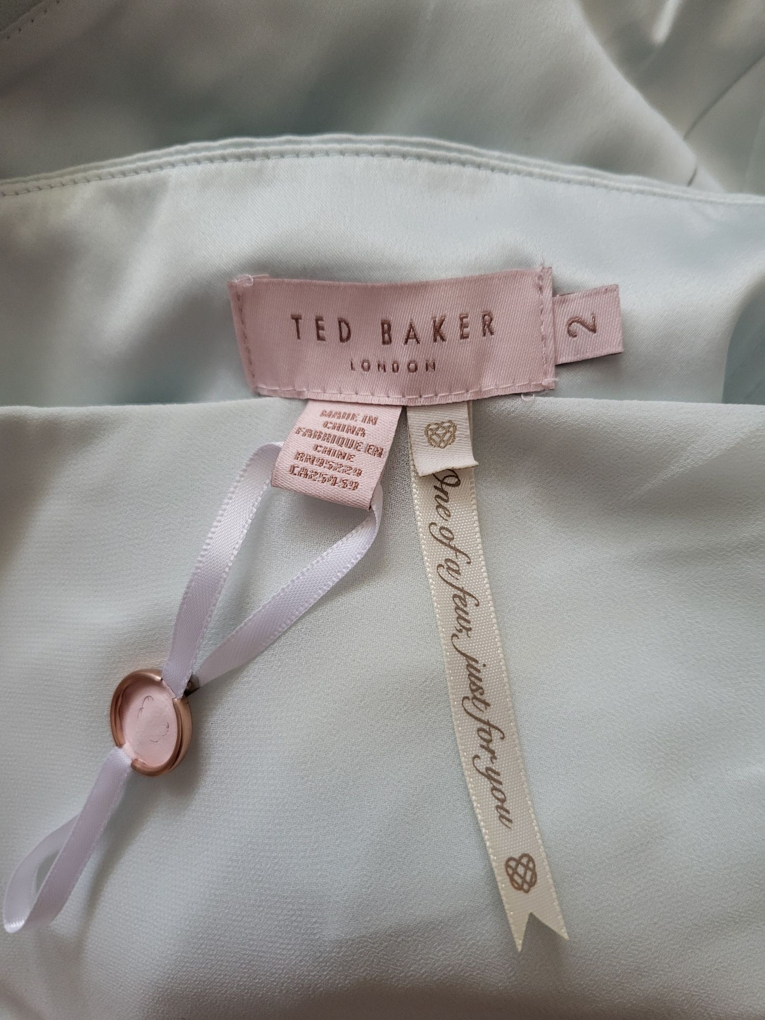 Нова рокля Рокля Ted Baker