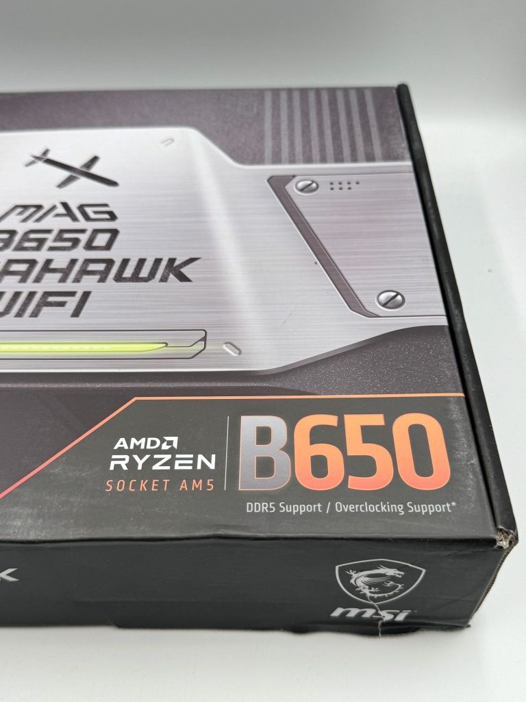 Placa de baza MSI MAG B650 TOMAHAWK WIFI