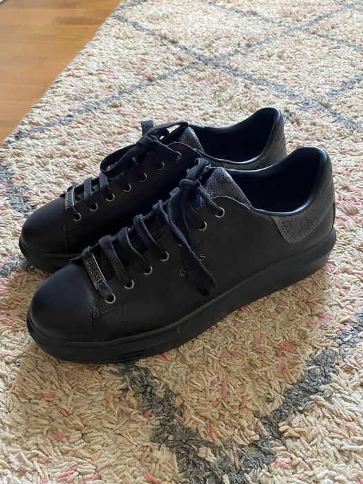 vand adidasi GUESS originali