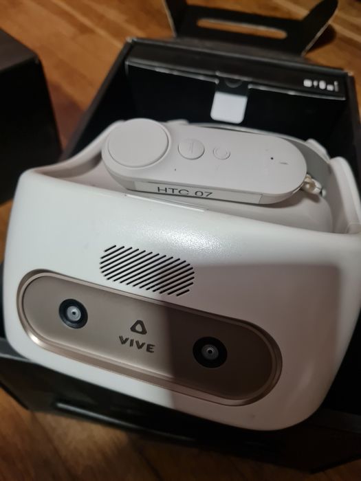 HTC vive focus vision VR