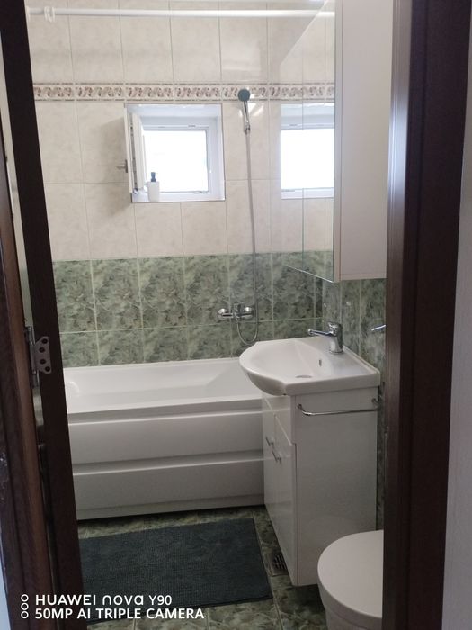 Inchiriez apartament