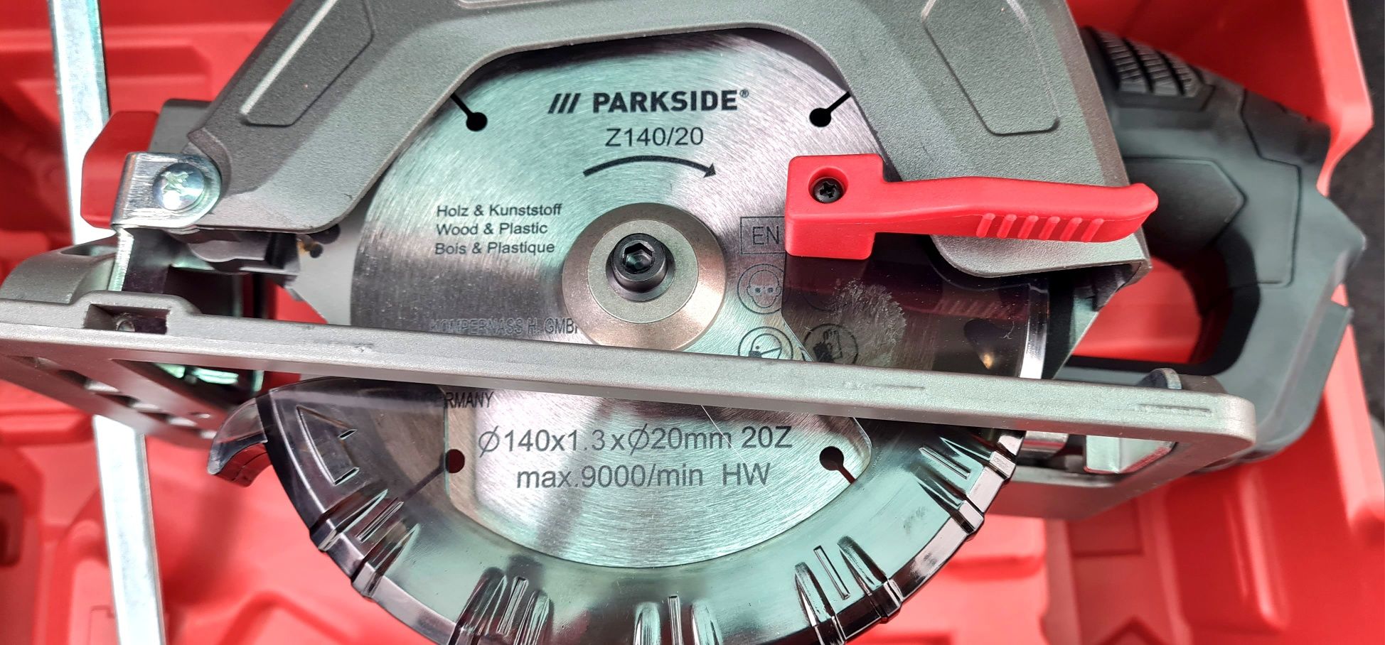 Parkside Performace: Циркуляр 12v,  Циркуляр 20v, батерии 12v, зарядно