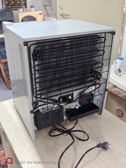 Хладилник мини бар