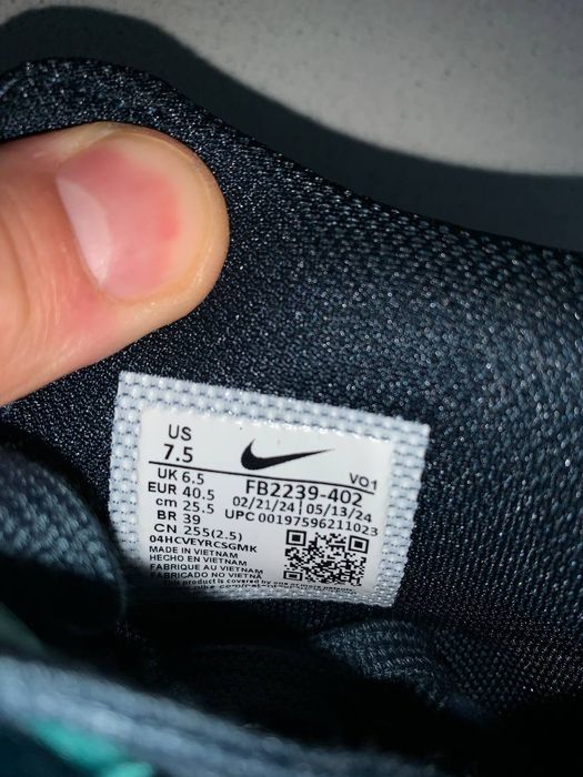 Кроссовки Nike Lebron