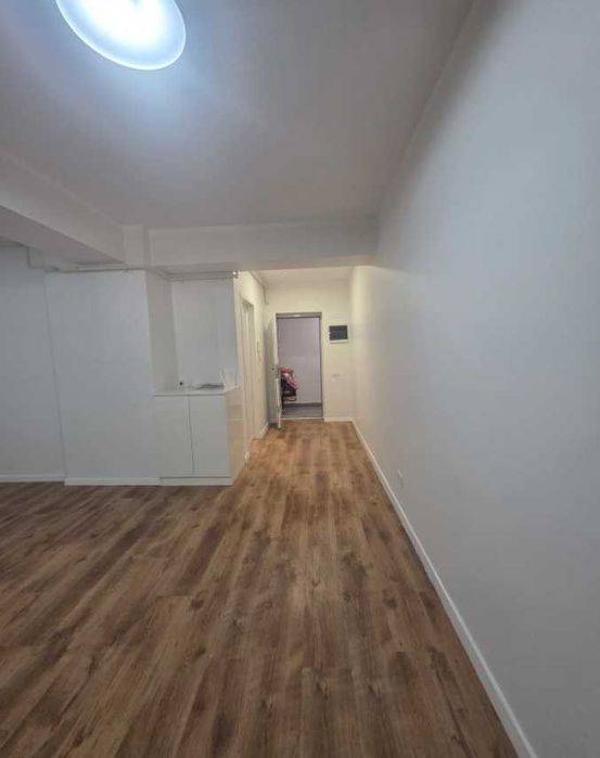 Zona Eroii Revolutiei-Brancoveanu 38 mp bloc nou parcare