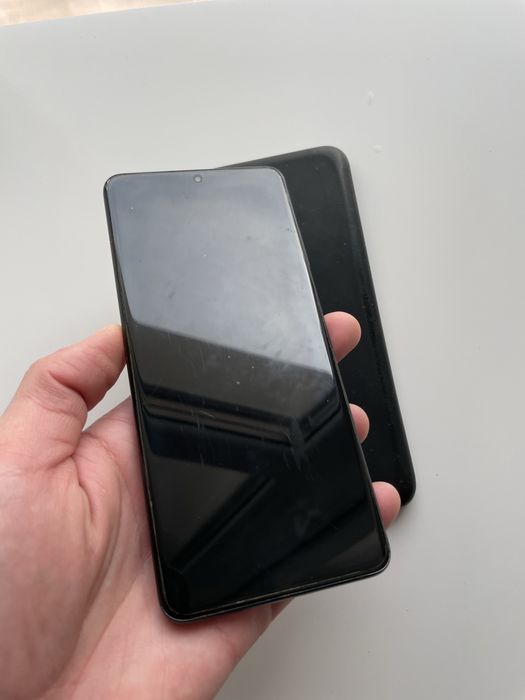 • Samsung Galaxy •  S20+ Plus •