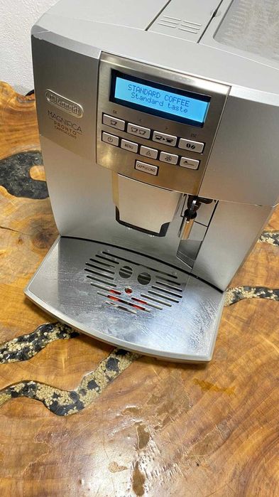 expresor / espressor delonghi magnifica