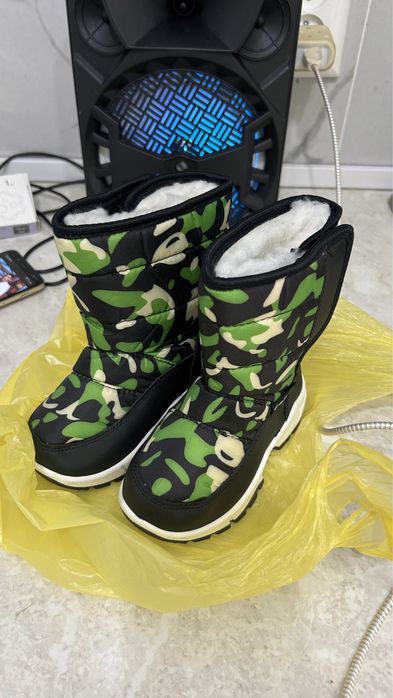 Продам детскую обувь