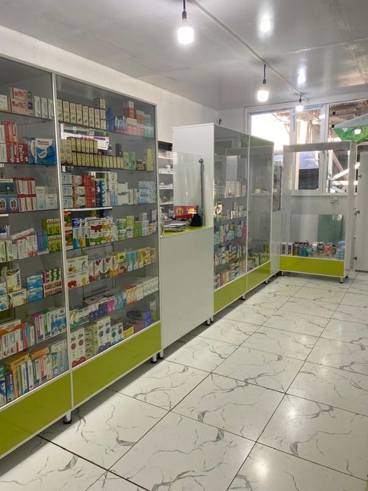 Продам аптечную мебель.