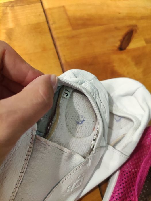 Платенки, цвички и плетени пантофи