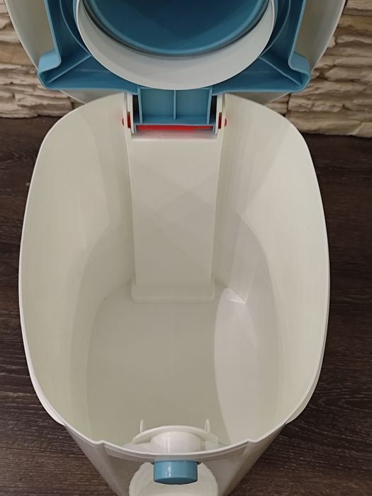 Хигиенният кош "Chicco" за мръсни пелени